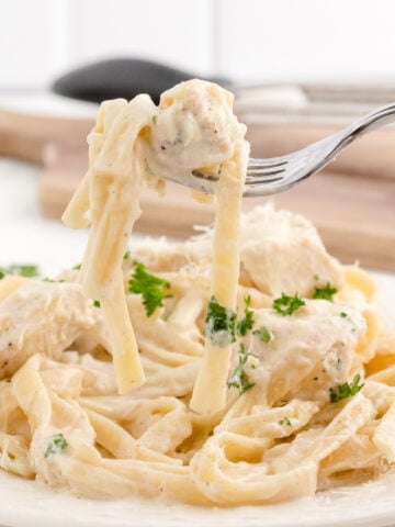 instant pot alfredo on a fork