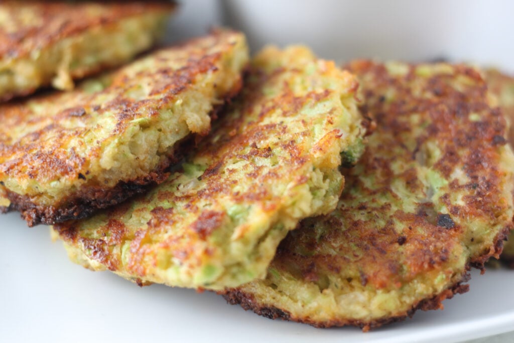 keto broccoli fritters