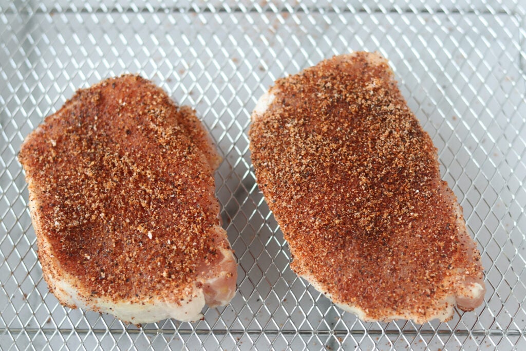 air fryer pork chops recipe rub coating getting added