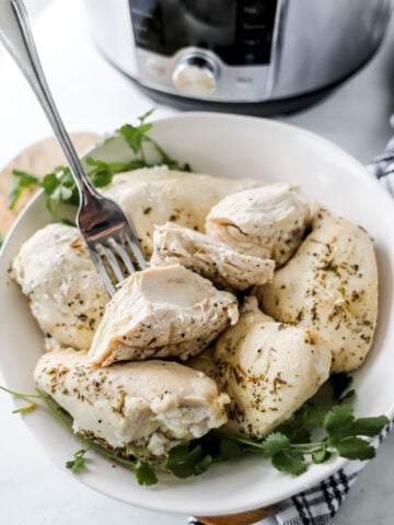 boneless skinless chicken breast cooked from frozen in a pressure cooker