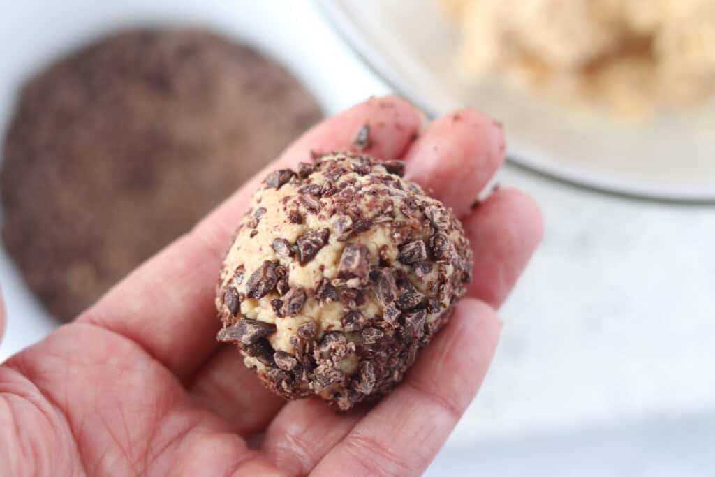 keto chocolate peanut butter fat bombs