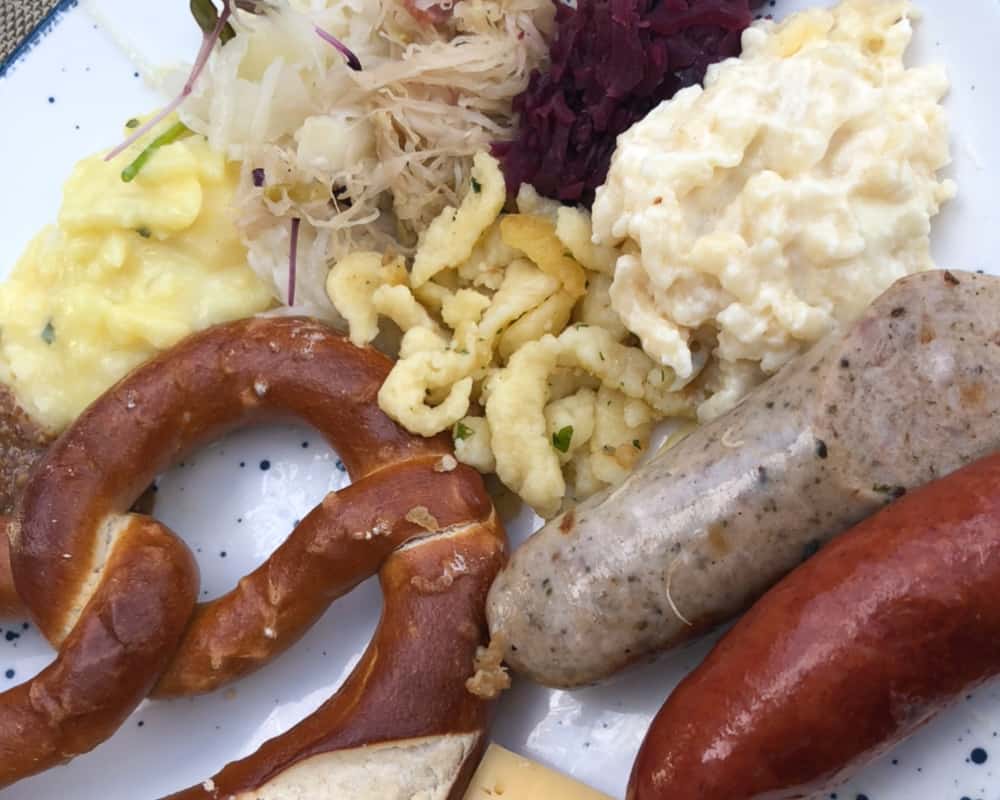 what-to-serve-with-bratwurst