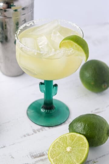 low carb margarita in a glass on the rocks