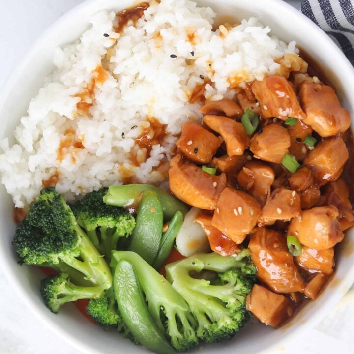 teriyaki chicken bowl recipe looking down with broccoli and rice