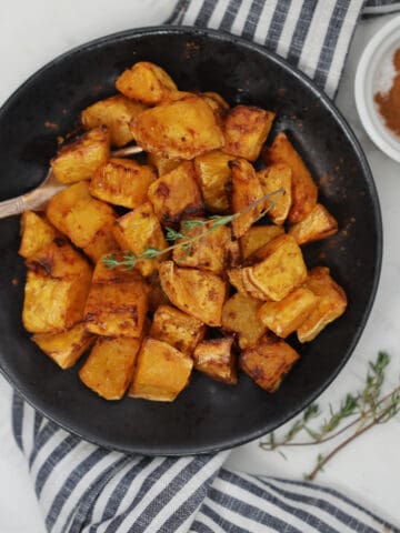 air fryer butternut squash with maple syrup and cinnamon ready to serve