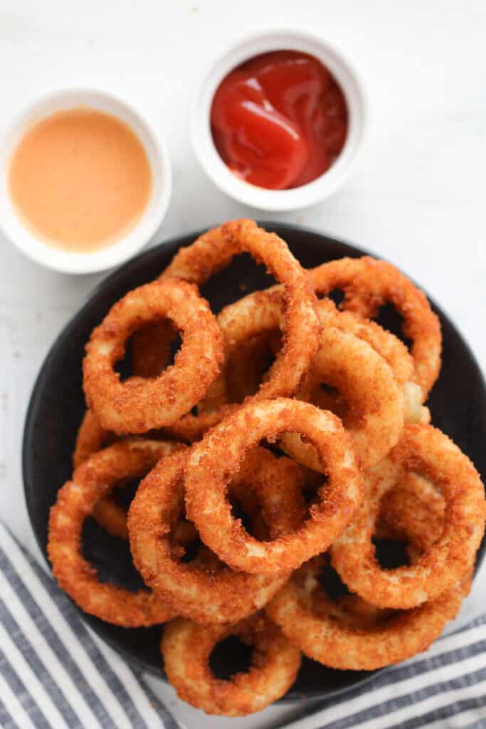 the frozen onion rings in air fryer recipe after cooking with sauces
