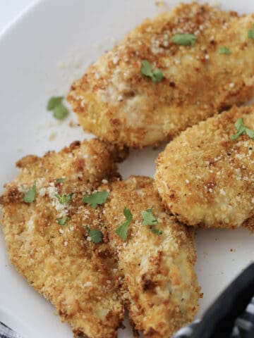 air fryer chicken cutlets breaded close up image after cooking