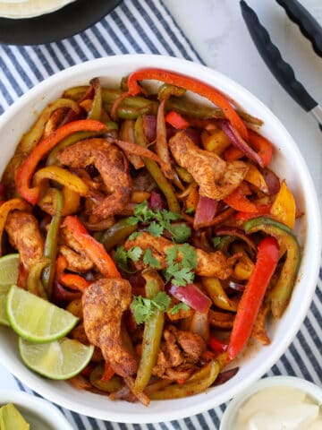 air fryer fajitas with chicken and peppers