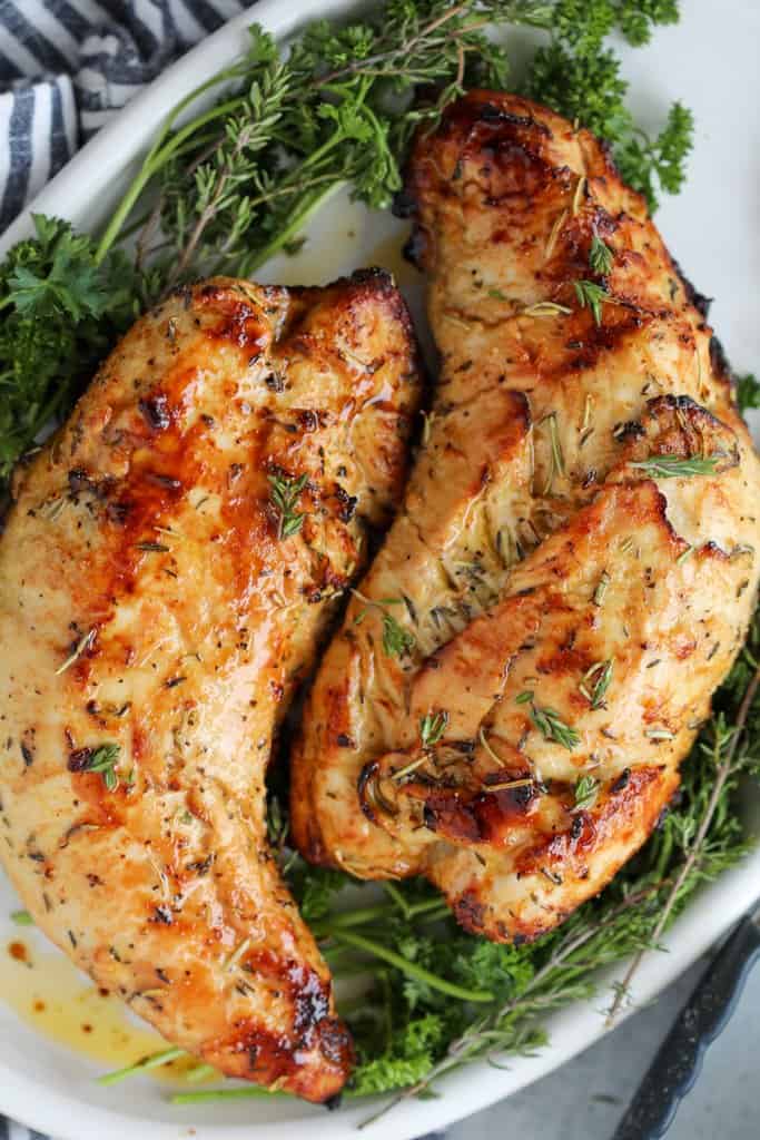 air-fryer-turkey-tenderloin-on-a-platter