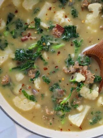 low carb zuppa toscana soup without potatoes finished and ready to eat