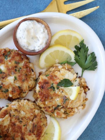 gluten free crab cake recipes with little filler after cooking with tartar sauce