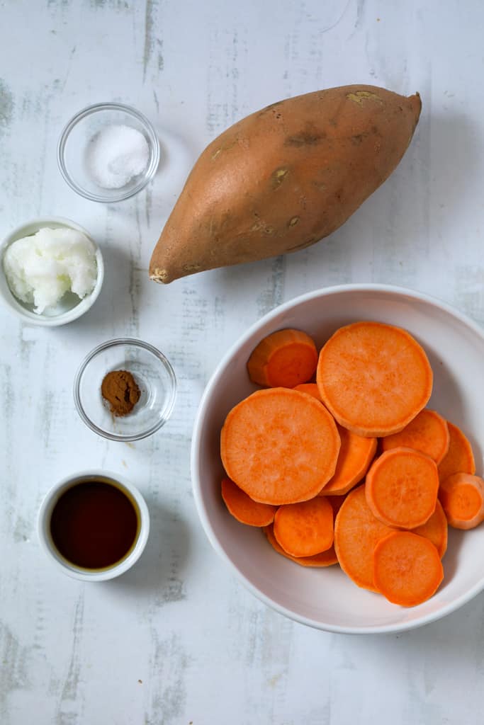 roasted sweet potato slices ingredients in dishes