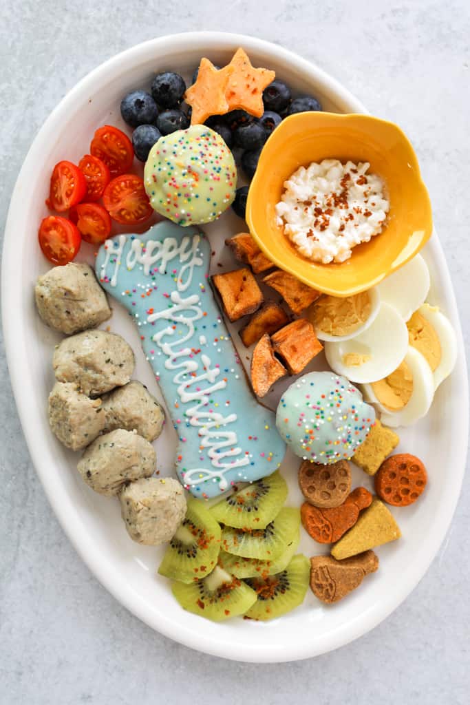 barkuterie board for dogs easy and cute1