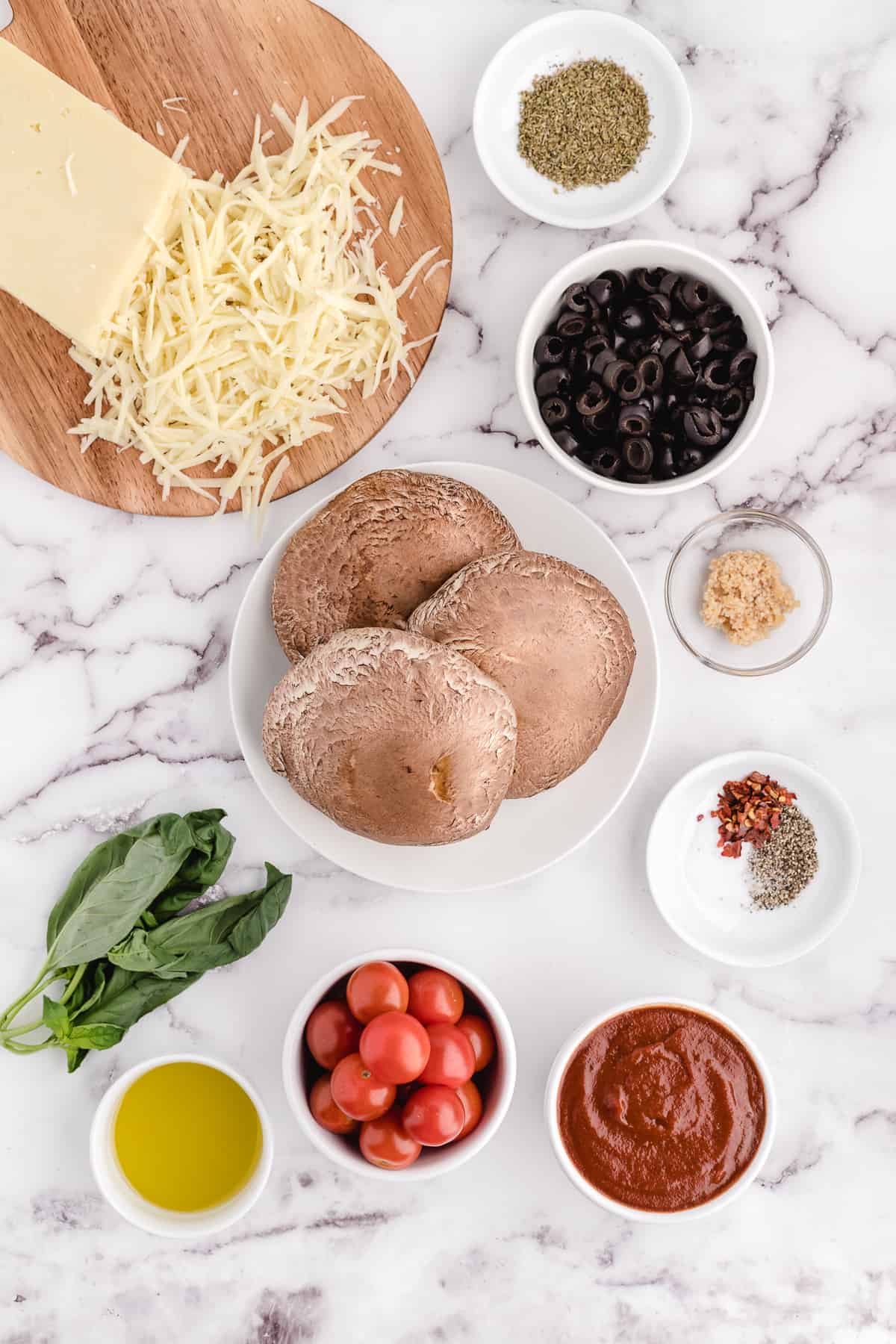 Portobello pizza ingredients.