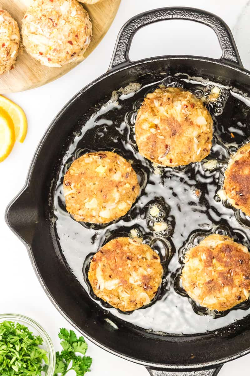 pan searing crab cakes.