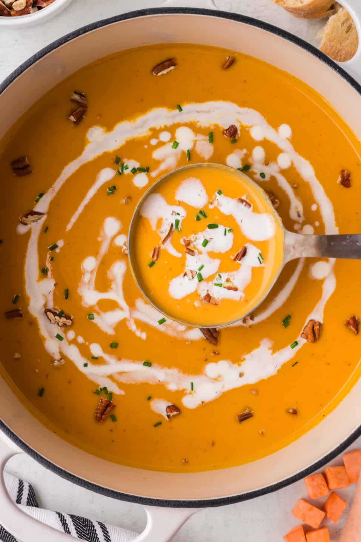 sweet potato and red pepper soup-5 healthy veggie soup