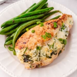 spinach stuffed chicken breast delicious and easy recipe to make