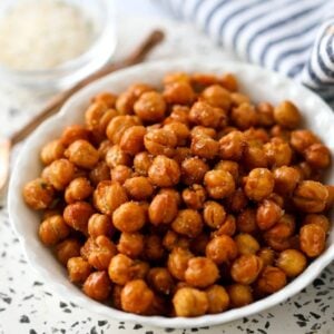 easy air fryer chickpeas with no oil seasoned in a bowl ready to eat